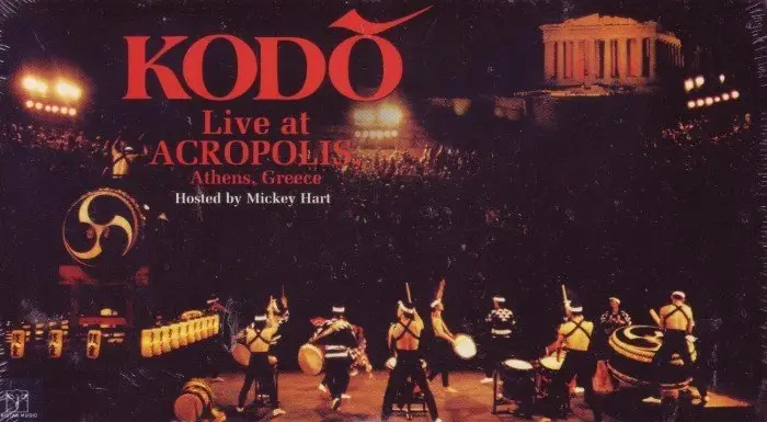 Kodo – apresentação ao vivo na Acrópole O grupo de taiko Kodo durante apresentação ao vivo nas ruínas da Acrópole, em Atenas
