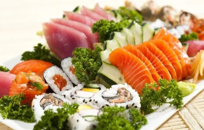 Sushi no Brasil Sushi como símbolo da popularização da comida japonesa no Brasil