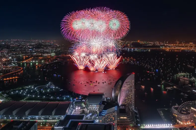 일본을 사랑하고 여행해야 할 100가지 이유 Yokohama Fireworks