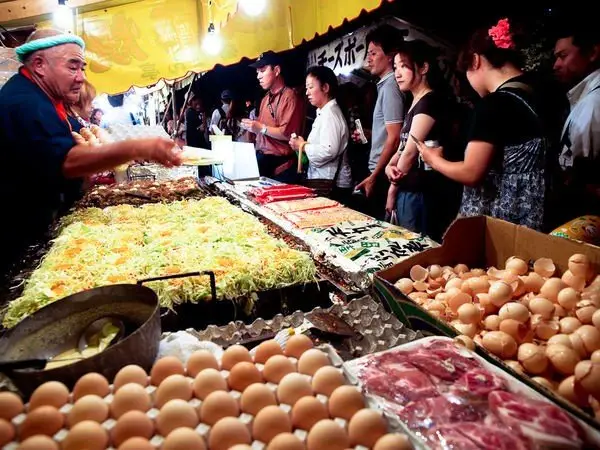 Yatai - Conheça as comidas de rua do Japão Yatai - Conheça as comidas de rua do Japão okonomiyaki