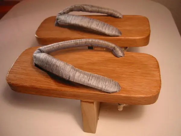 Geta - Calçado de madeira japonês