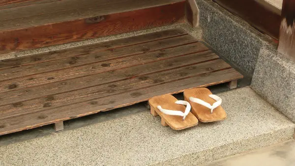 Geta - Calçado de madeira japonês
