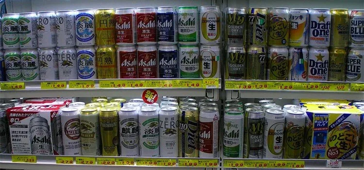 일본의 음주 연령과 생활 규정 연령 제한과 생활 규칙을 떠올리게 하는 술 이미지