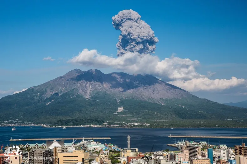 3. Sakurajima (桜島)