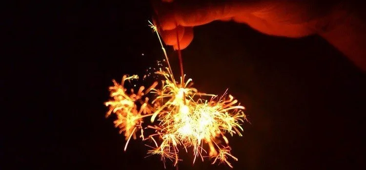 Guia Hanabi Taikai - Os fogos de artifício no Japão Guia Hanabi Taikai - Os fogos de artifício no Japão - Senkou Hanabi