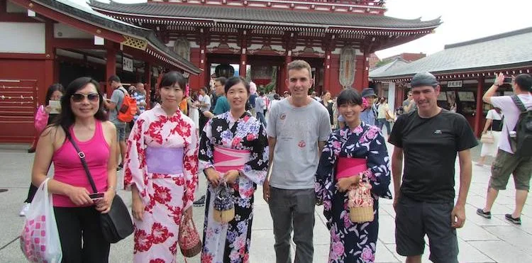 O templo de Senso-ji em Asakusa Tokyo