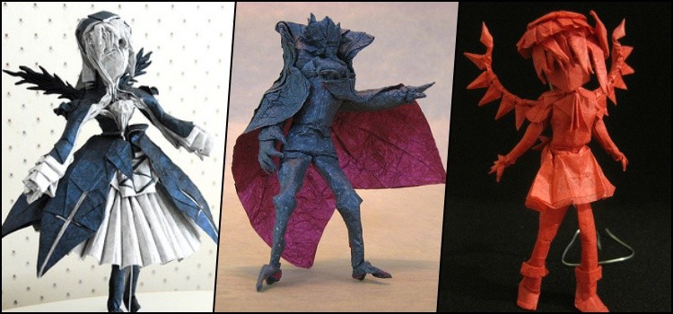 Koleksi origami anime Figur origami anime berpose di atas permukaan polos