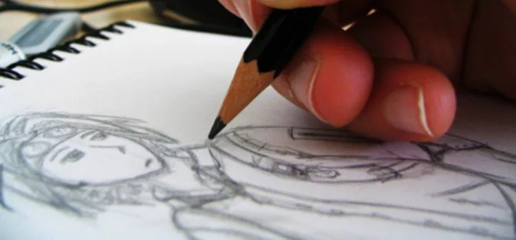 Mão desenhando ilustração para praticar fundamentos de desenho