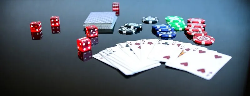 Cassinos e resorts integrados no Japão Fichas e mesa representando cassinos licenciados