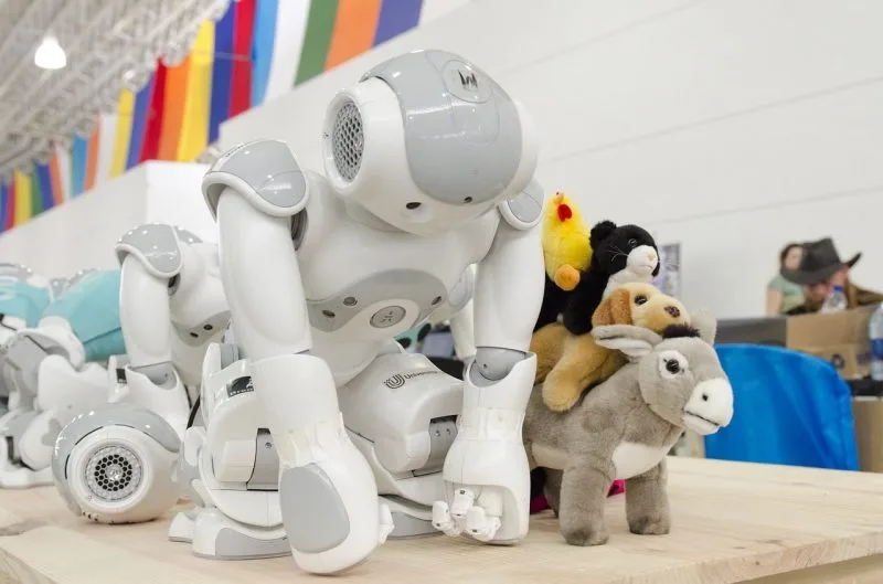 Robô futurista representando o avanço da inteligência artificial