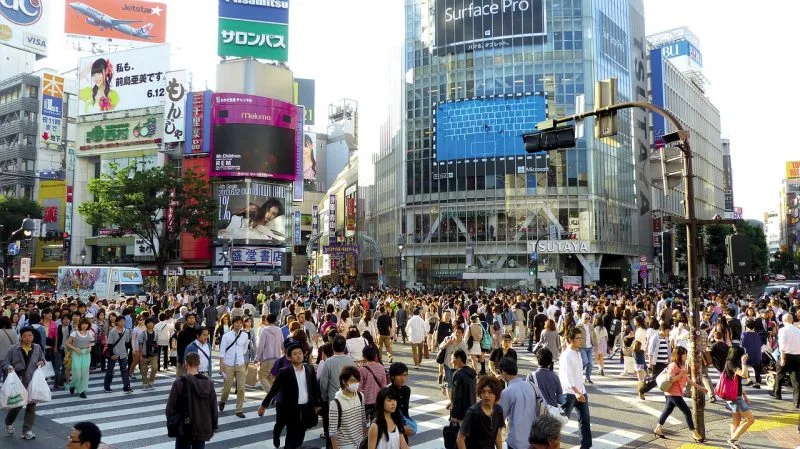 Cruzamento movimentado de Shibuya em Tóquio
