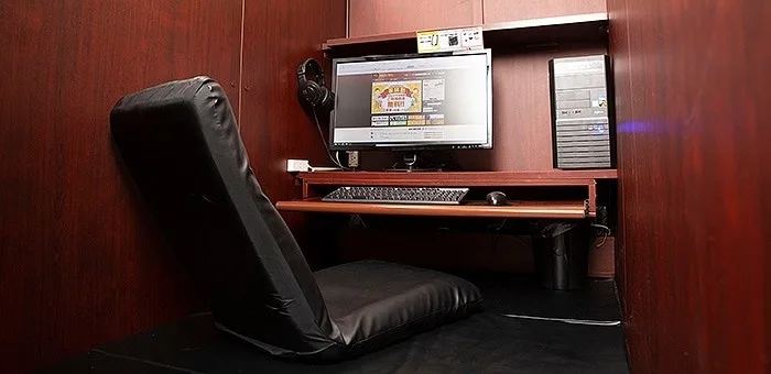 Manga Kissa - Internet Café - Hospedagem barata no Japão