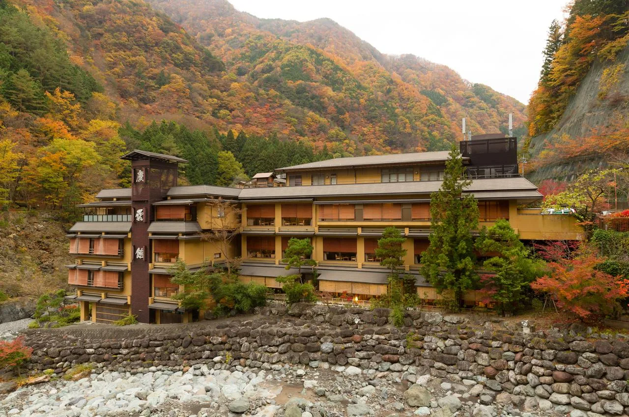 7 onsen para visitar no Japão O atributo alt desta imagem está vazio. O nome do arquivo é 88700E9B-E235-4099-9A81-E65A4C62FEB7.webp