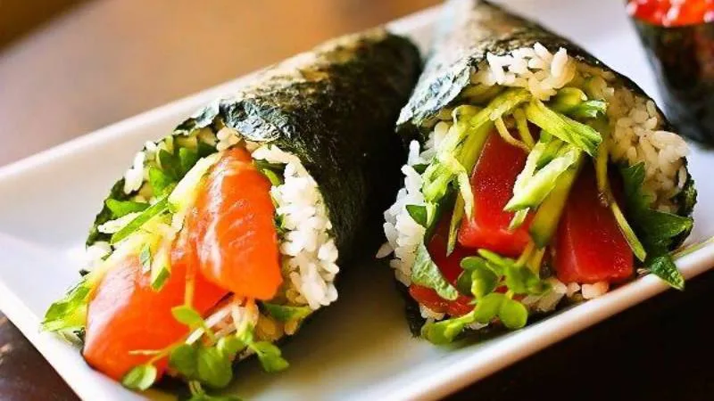 Temaki – Sushi em forma de cone Temaki – Sushi em forma de cone