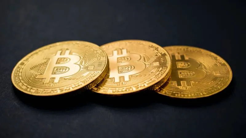 Bitcoin e golpes: fatores cruciais a saber