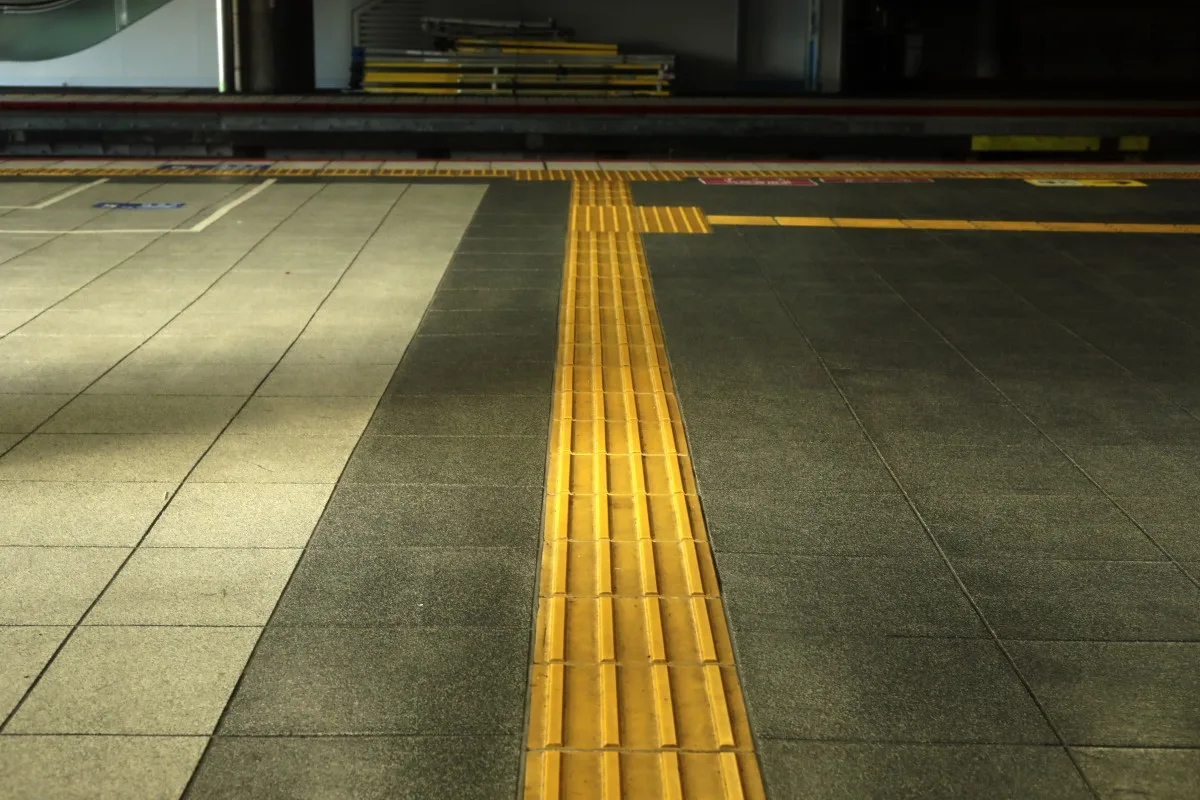 blindway in the subway station