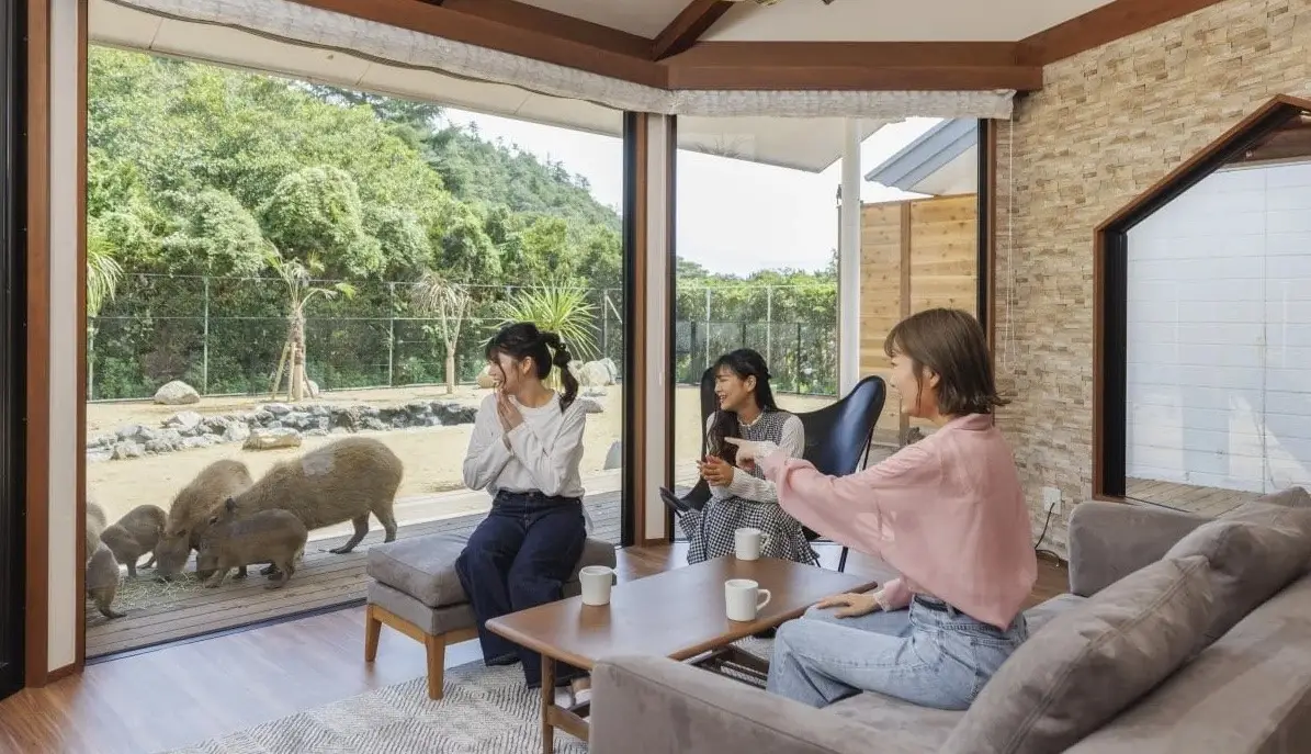 일본의 카피바라 호텔 및 카페